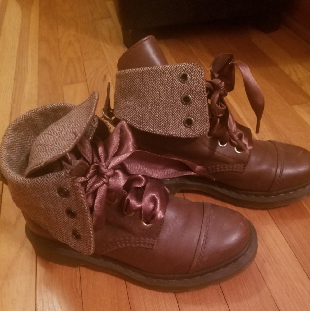 Brown Leather Dr Martens leather boots